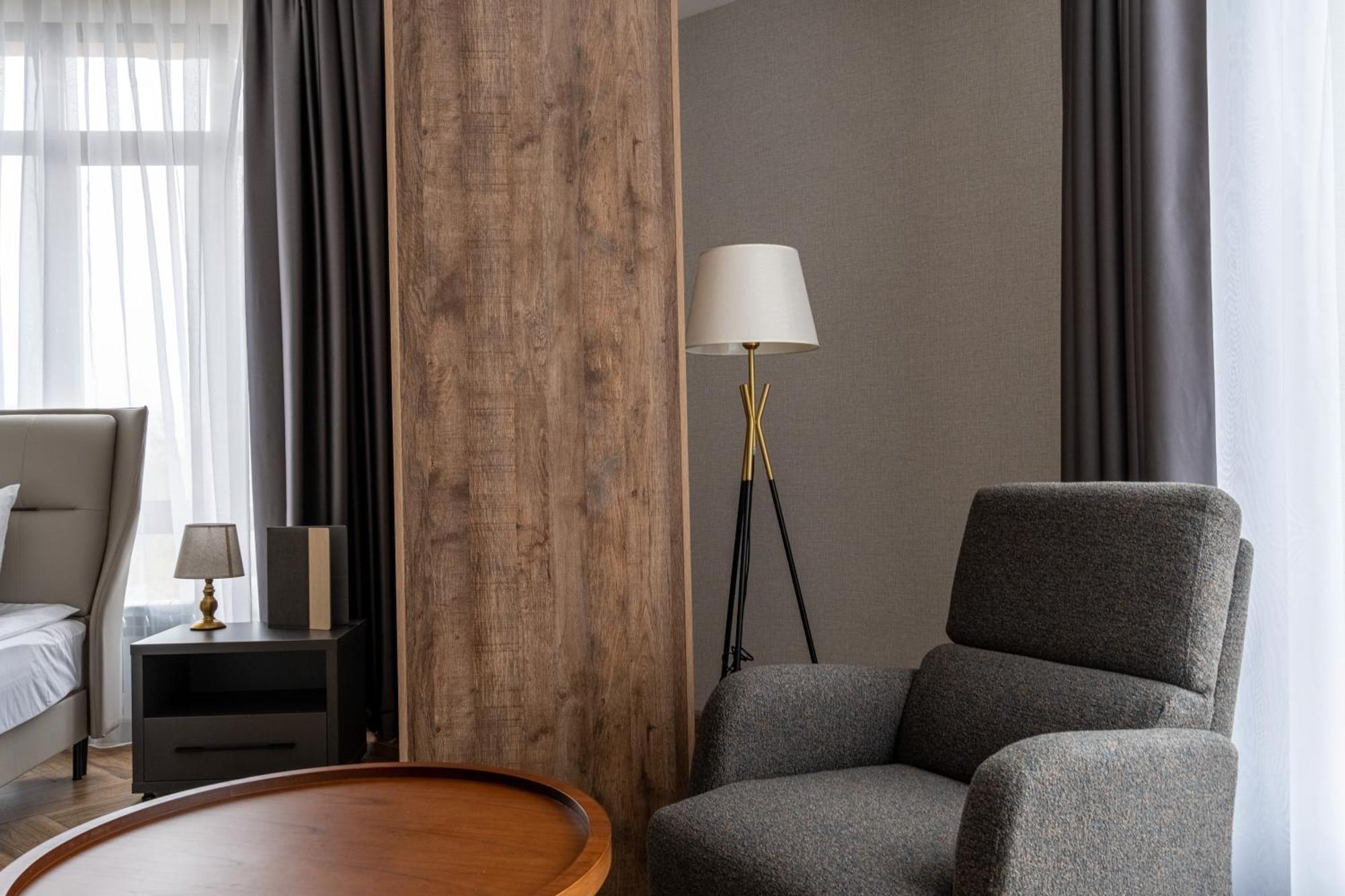 Five Hotel Бішкек Екстер'єр фото