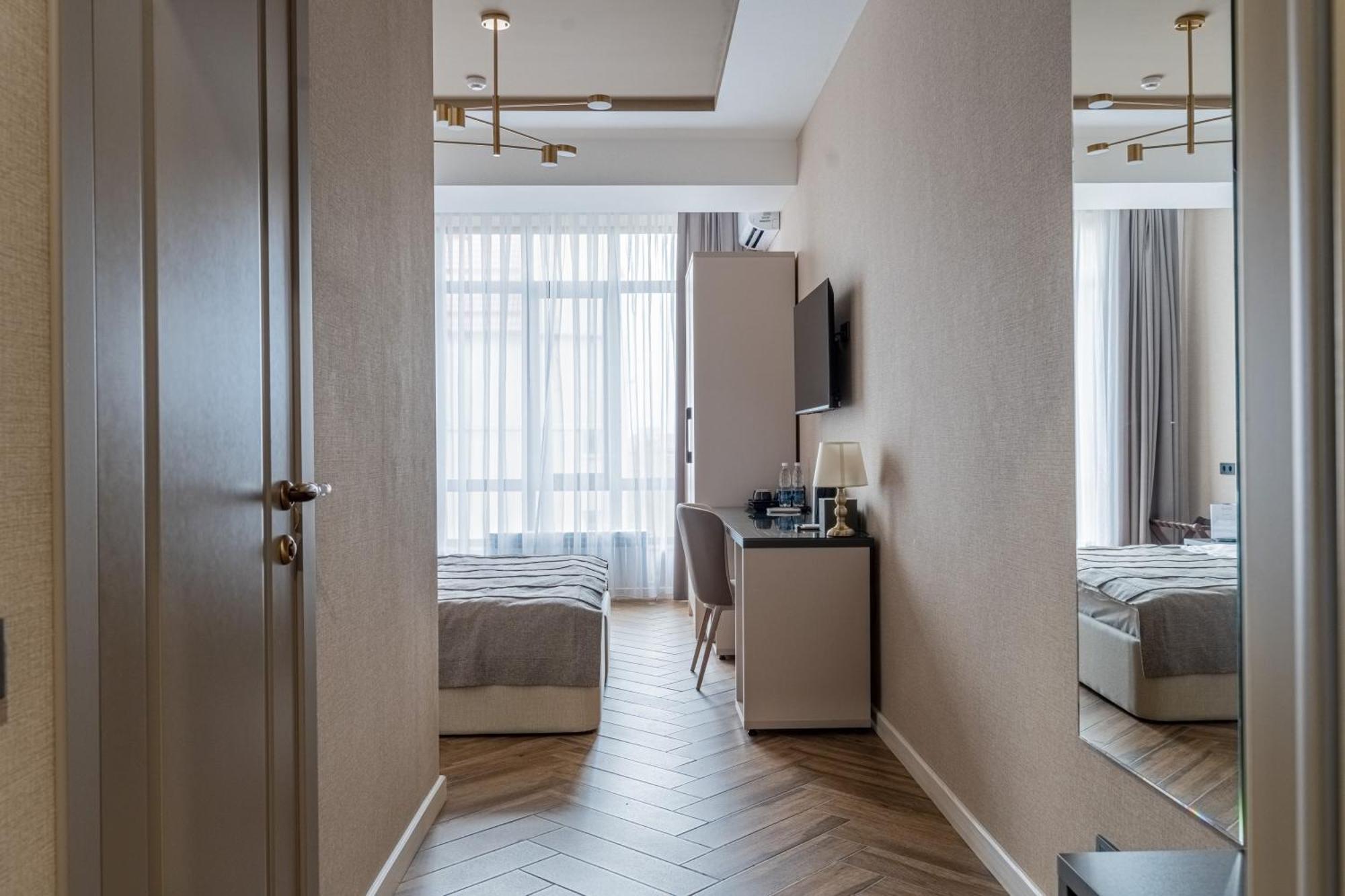 Five Hotel Бішкек Екстер'єр фото